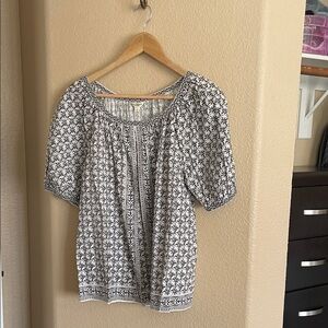 Max Studio Women's Black and White Patterned Top